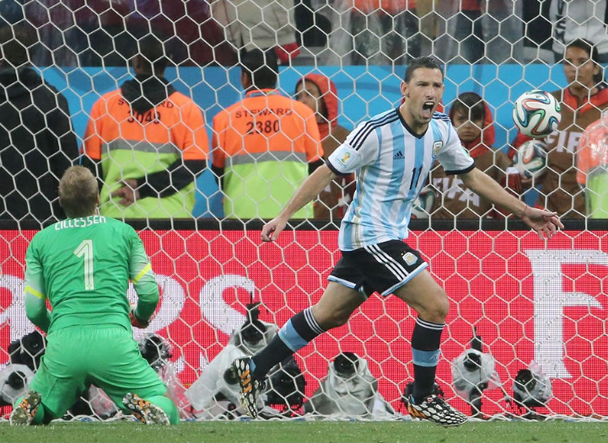 Maxi Rodríguez marcó el penal decisivo en la semifinal del Mundial 2014