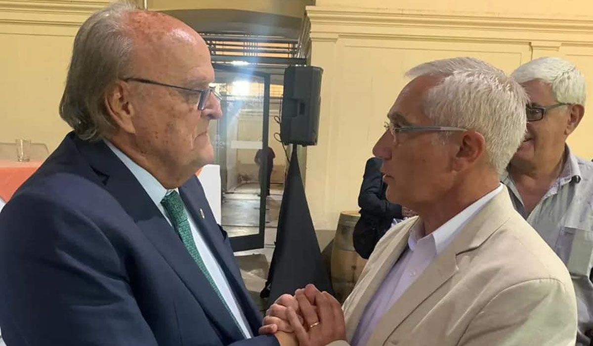 José Ignacio de Mendiguren en Mendoza con Jorge Tanús. José Ignacio de Mendiguren en Mendoza con Jorge Tanús.