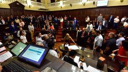 Otra vez los peronistas dieron la nota en la jura de los nuevos senadores