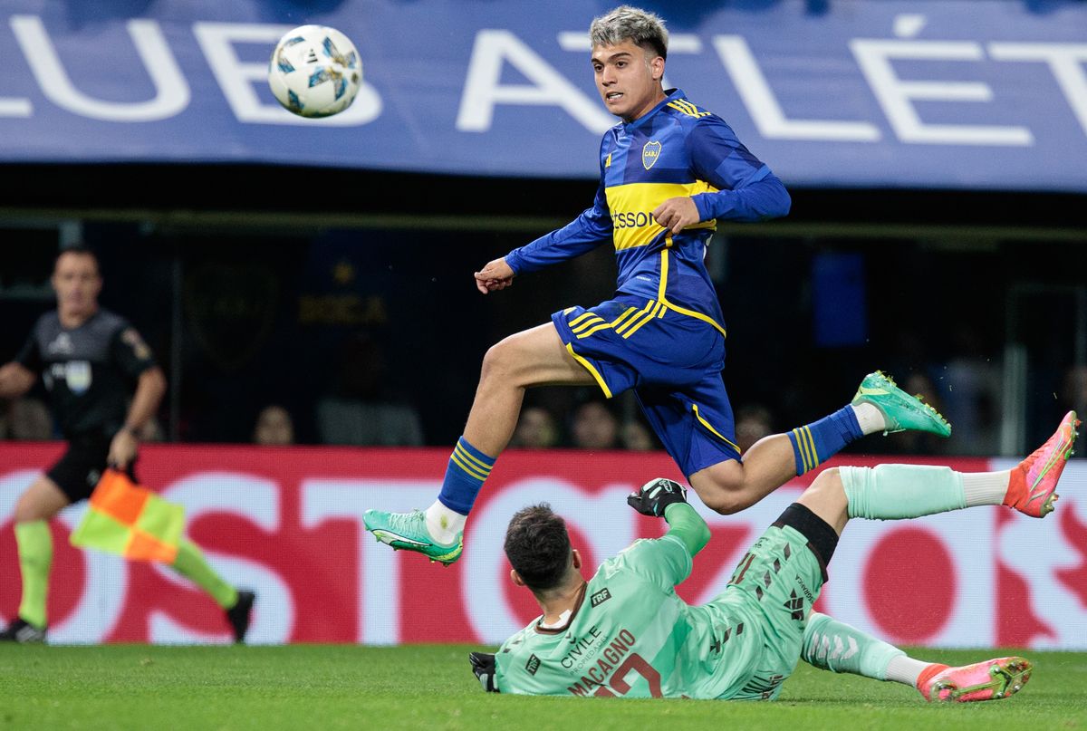 Gran definición de Exequiel Zeballos para que Boca le gane a Platense Gran definición de Exequiel Zeballos para que Boca le gane a Platense