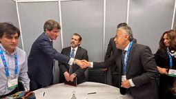 El gobernador Cornejo con José Fernández, Subsecretario de Desarrollo Económico y Energía del Departamento de Estado de Estados Unidos