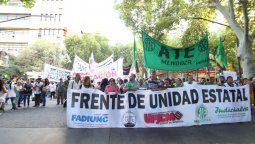 El SUTE marchó para pedir la reapertura de paritarias