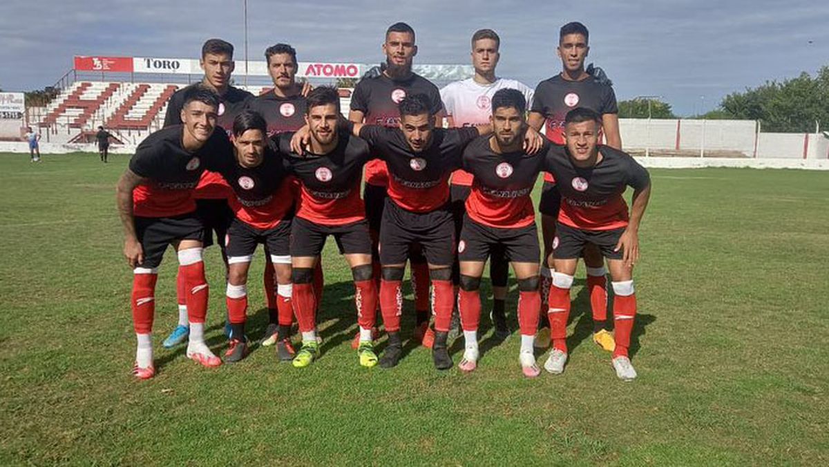Huracás Las Heras derrotó 3 a 1 a Juventud Unida en el General San Martín.