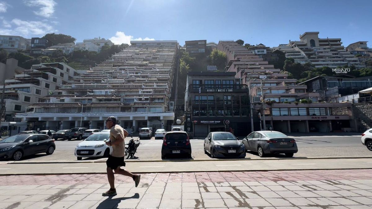 Los precios del alojamiento en las costas de Chile son variados pero influyen factores como la cercanía a la playa. Los precios del alojamiento en las costas de Chile son variados pero influyen factores como la cercanía a la playa.