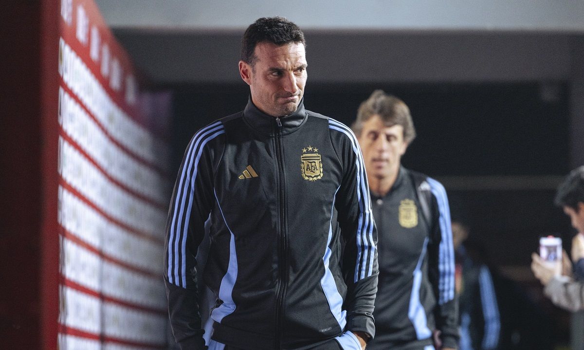 El DT tomó una decisión junto a los jugadores.