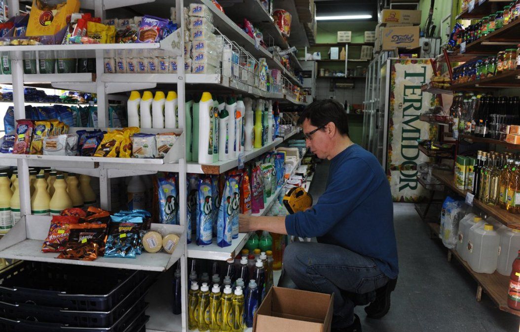 El gobierno eligió frenar el consumo y eso perjudica a comerciantes e industriales