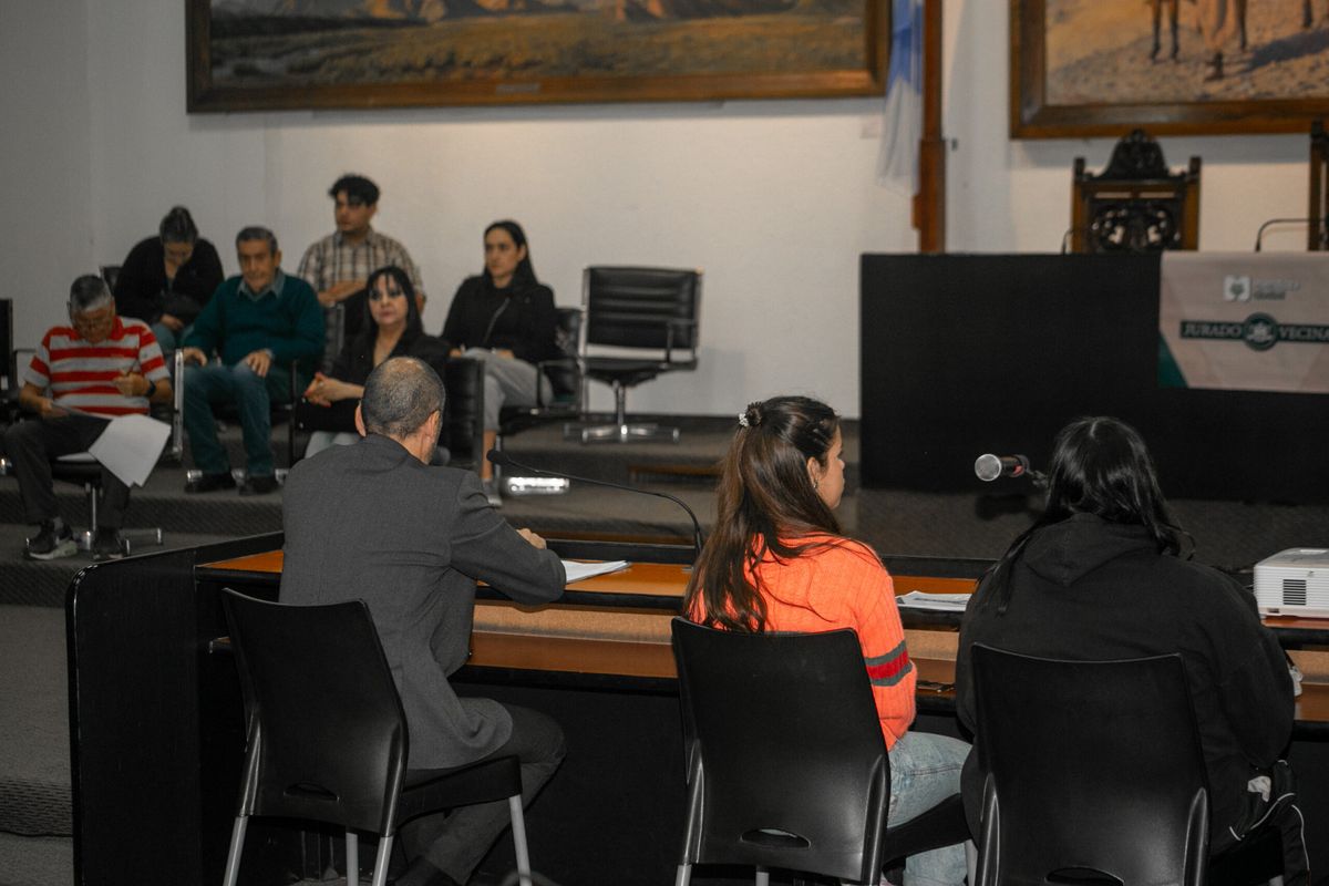 La audiencia del jurado vecinal que encontró a las dos jóvenes responsables de La audiencia del jurado vecinal que encontró a las dos jóvenes responsables de