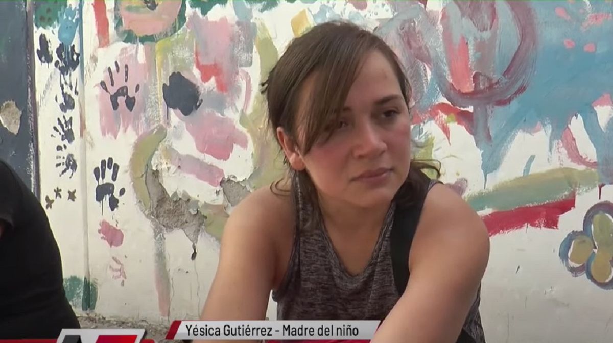 Yésica Gutiérrez, la mamá del niño de 5 años, dijo que Ricardo Ganum, dueño de los canes, tenía al hijo de ella adentro de su casa y no se lo quería dar.