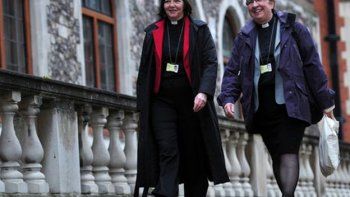 Iglesia Anglicana decidirá sobre obispos mujeres