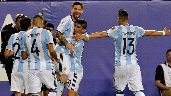 Messi la rompió y Argentina se metió en cuartos al golear 5 a 0 a Panamá