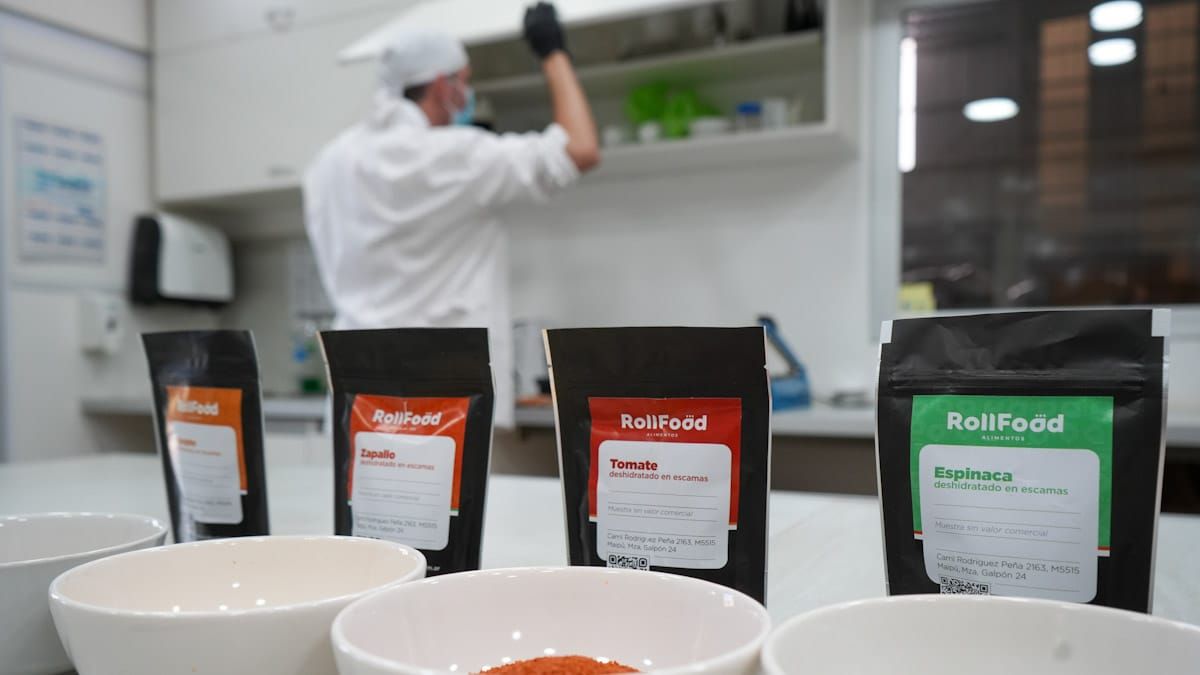 Casi tres años tardaron en ensamblar todo el equipo y hacer los ensayos hasta que pudieron inaugurar la planta hace tres semanas. Casi tres años tardaron en ensamblar todo el equipo y hacer los ensayos hasta que pudieron inaugurar la planta hace tres semanas.