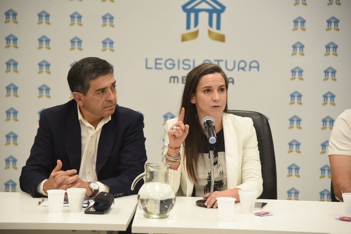 La ministra de Seguridad y Justicia, Mercedes Rus, apoyó la iniciativa de La Unión Mendocina. La ministra de Seguridad y Justicia, Mercedes Rus, apoyó la iniciativa de La Unión Mendocina.