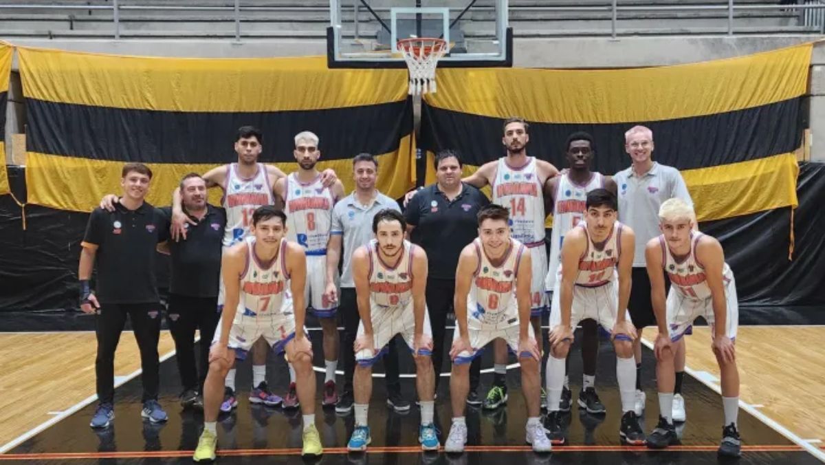Este es el equipo de Rivadavia Básquet, que representa a Mendoza en la Liga Argentina de Básquet e inicia los playoffs por el ascenso a la máxima categoría.