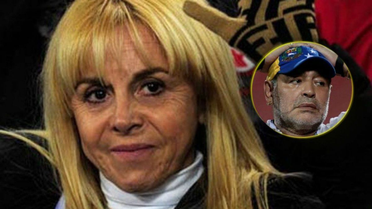 Murió Maradona: la reacción de Claudia Villafañe al llegar a la casa del Diez.