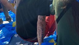 Video: barras de Boca golpearon salvajemente a un hincha de River infiltrado en la popular