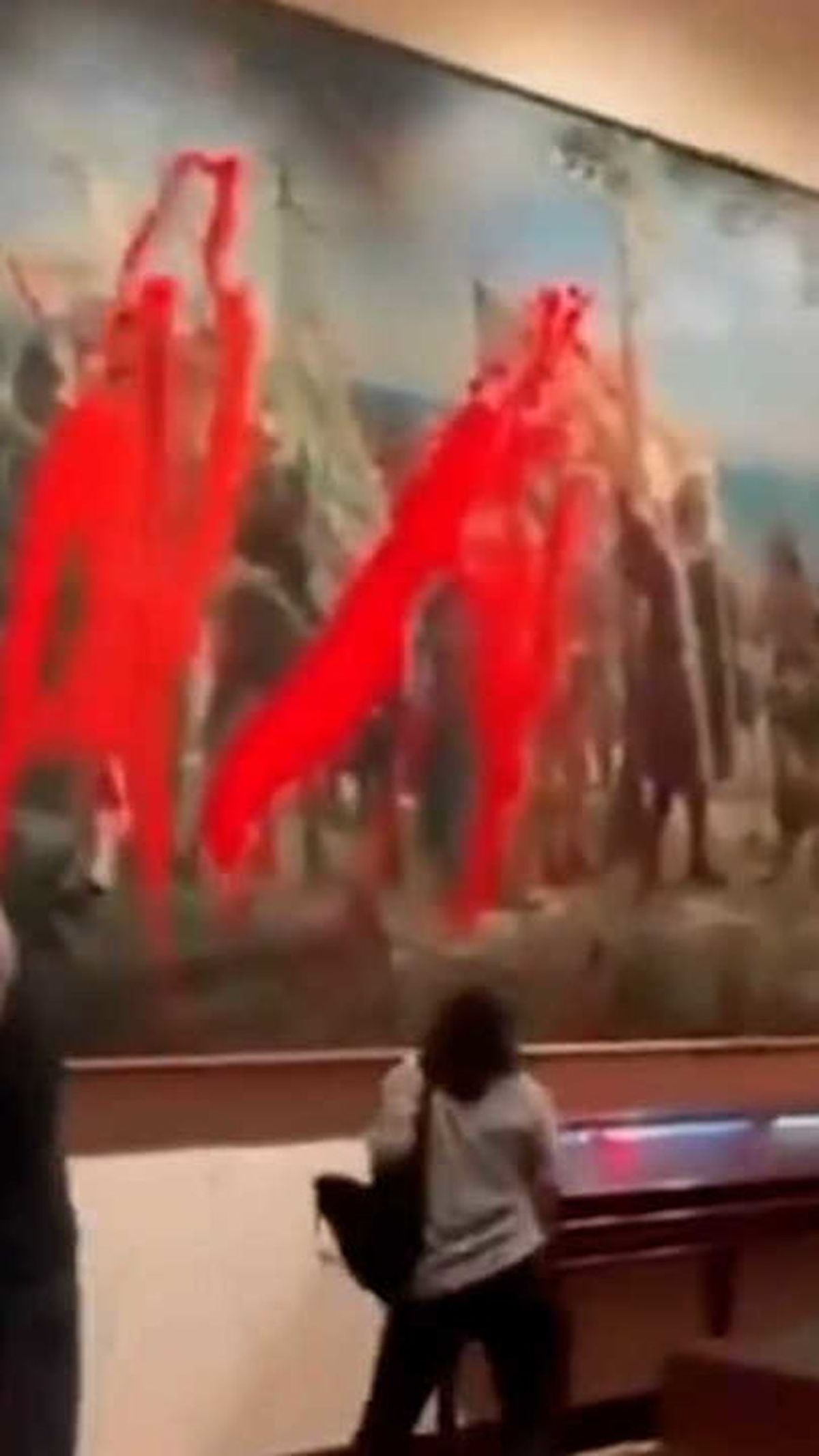Nada que festejar. Dos activistas le tiraron pintura roja a un cuadro de Cristóbal Colón en Madrid. Nada que festejar. Dos activistas le tiraron pintura roja a un cuadro de Cristóbal Colón en Madrid. 