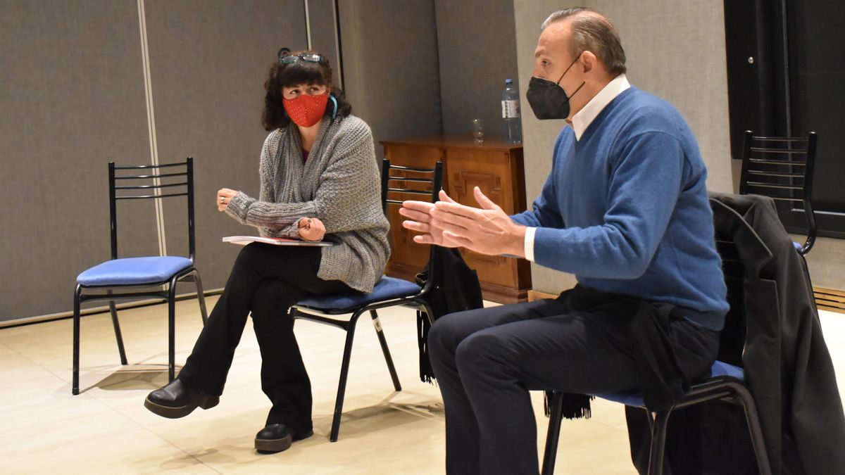 Lara Nespola y Augusto Kozusnik concurrieron a la Legislatura en representación de padres de alumnos del Liceo Militar.