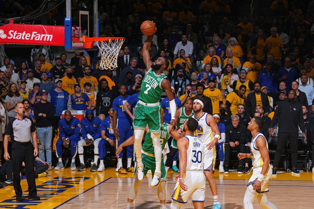 Boston Celtics ganó de visitante a Golden State Warriors y está 1 a 0 en la final de la NBA