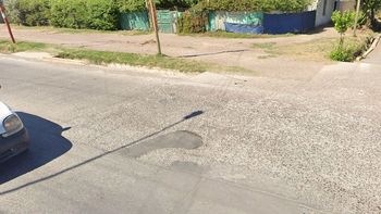 En un asalto con armas en Las Heras le robaron la moto y un celular a un joven