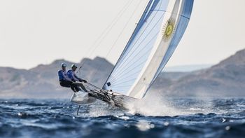 Juegos Olímpicos de París 2024: Mateo Majdalani y Bosco ganaron la primera regata del día y meten presión a los líderes