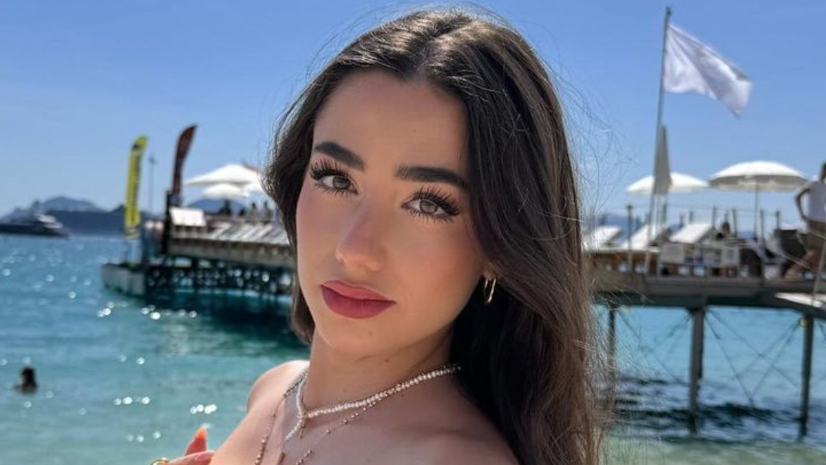 Lola Lolita lució un el bikini tendencia de esta temporada.