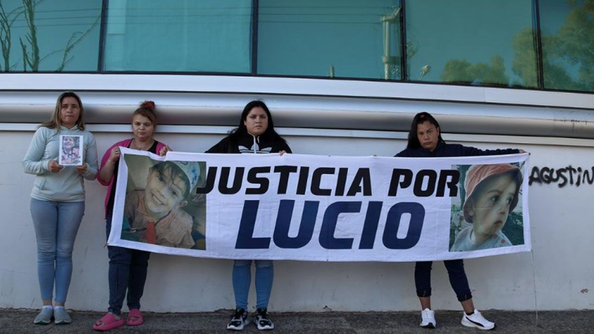 Muchas protestas se realizaron frente a los Tribunales de Santa Rosa, La Pampa, pidiendo justicia por el crimen de Lucio Dupuy
