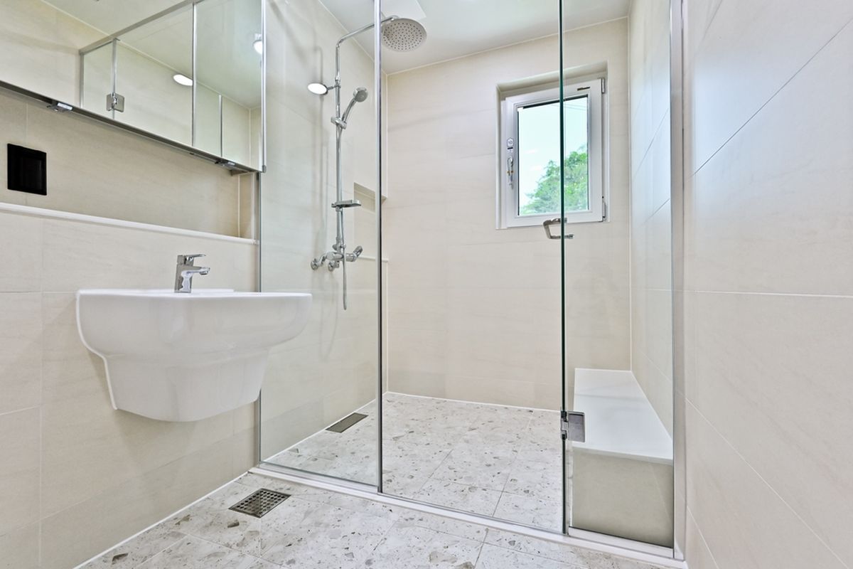 La mampara quedar&aacute; reluciente en pocos minutos.