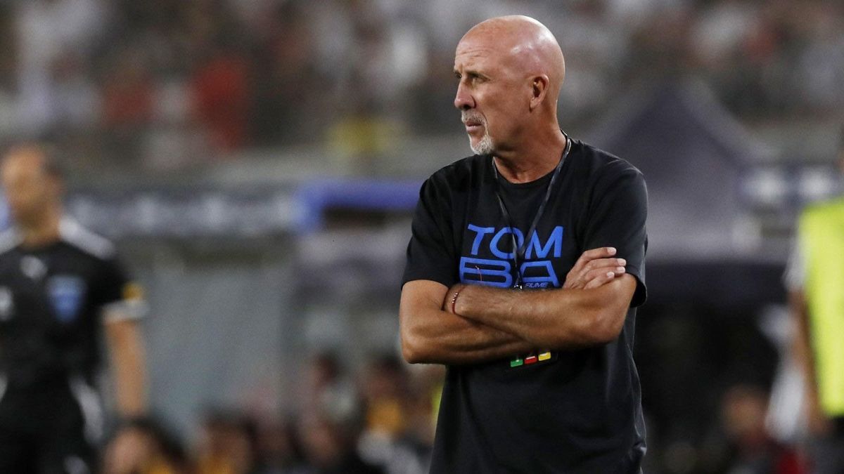 Daniel Oldrá se fue dolido con la eliminación y orgulloso por lo que hicieron sus jugadores ante el Colo Colo.