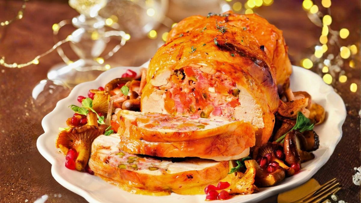 Pollo relleno económico y delicioso: la receta infalible para una Navidad rica, colorida y gasolera