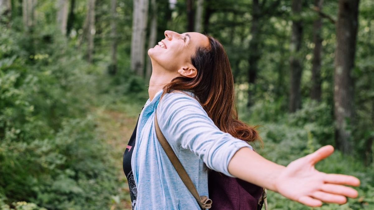 Salud en invierno: el 54% de las personas afirma que conectar con la naturaleza promueve su bienestar