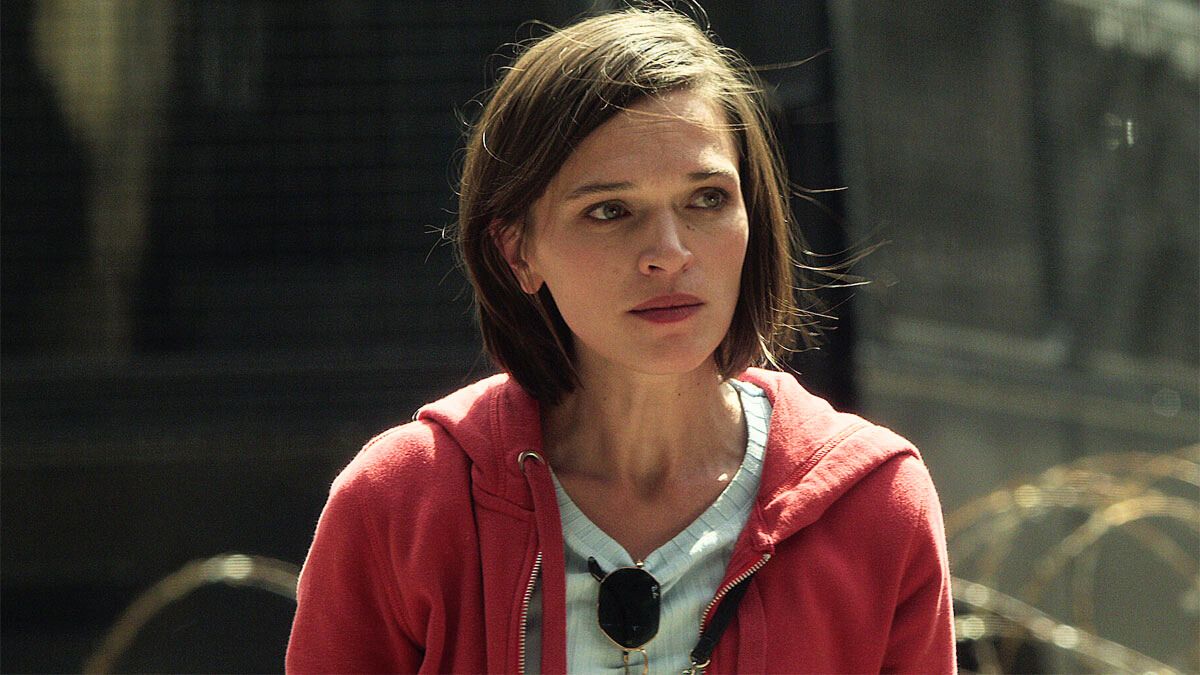 Anna Brewster es una de las protagonistas principales de esta película de Netflix.