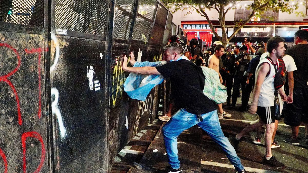 La marcha de los jubilados culminó sin incidentes a excepción de un grupo de violentos