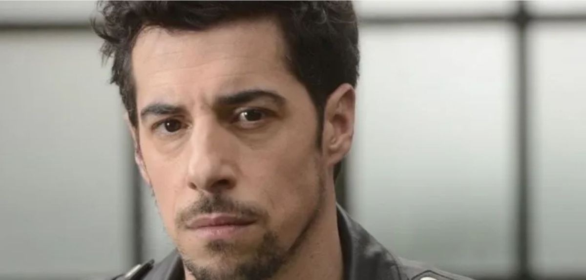 Streaming. Esteban Lamothe la rompe en Netflix en una serie de barrabravas.