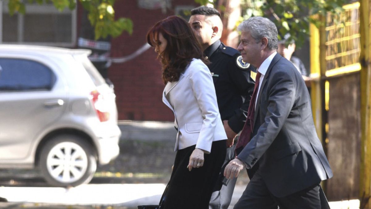 Cristina Kirchner Y Sus Hijos Pidieron El Sobreseimiento En Dos Causas