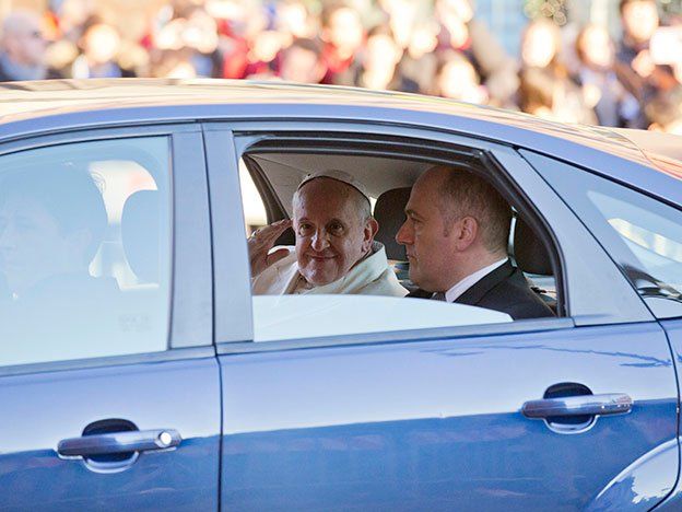 Policía filipina usará pañales durante una visita del Papa Francisco