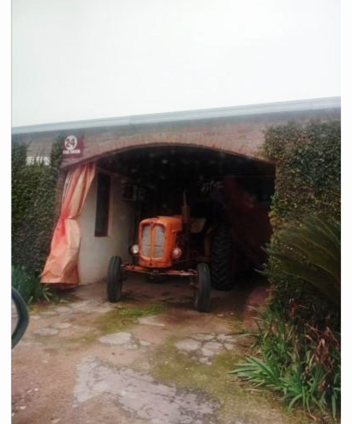 Ins&oacute;lita imagen. Un productor agr&iacute;cola fue a un telo en un tractor.&nbsp;