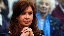 Se vence el plazo para que Cristina justifique su ausencia del juicio