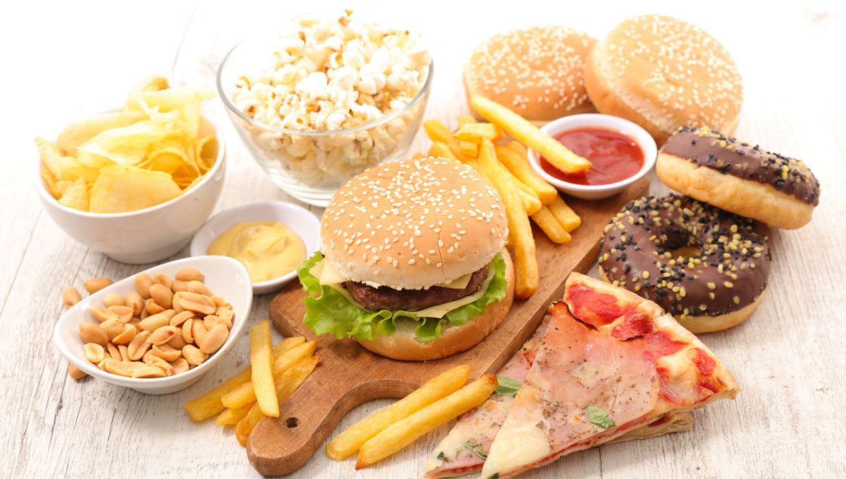 Por qué tu cerebro te pide comer comida chatarra, según la Universidad de Harvard