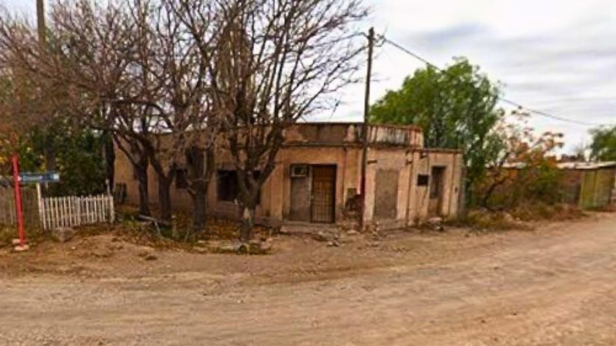 La esquina de calle Costa Flores y Thames, en Perdriel, Luján de Cuyo, donde sucedió el asesinato de Gerardo Giménez. La esquina de calle Costa Flores y Thames, en Perdriel, Luján de Cuyo, donde sucedió el asesinato de Gerardo Giménez.