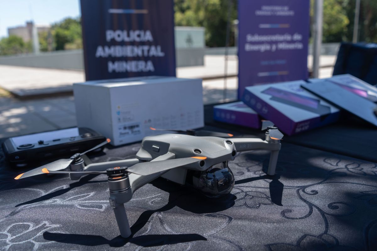 También cuenta con drones la policía minera. También cuenta con drones la policía minera.