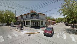 A punta de pistola asaltaron a un empleado y un cliente de un quiosco
