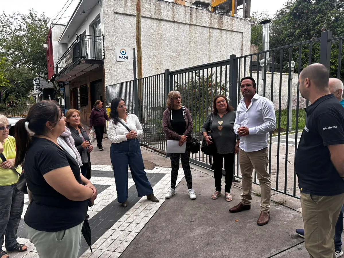 David Litvinchuk, director de PAMI Mendoza, atendi&oacute; a gente del centro "Nuestro Lugar" y le prometi&oacute; soluciones.