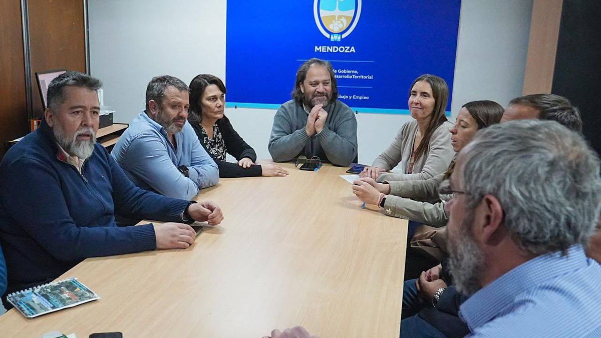 La reunión paritaria de este viernes entre los miembros del SUTE y el Gobierno.