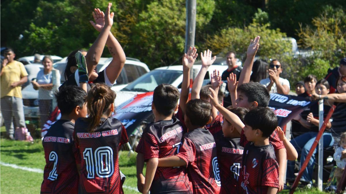 Tras la agresión al micro de un equipo de fútbol infantil un chico sufrió lesiones graves en un ojo