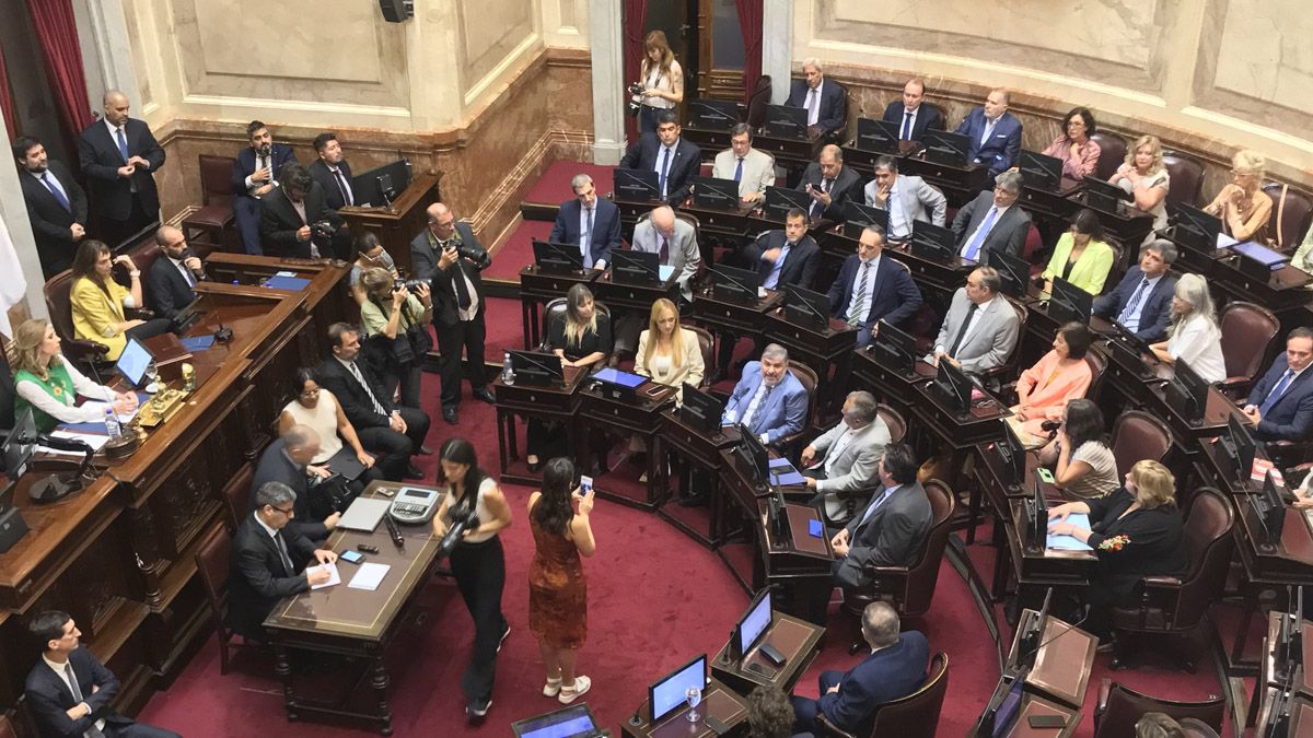 Los senadores de Unots por el Cambi no dieron el quòrum en el Senado y no se trató la ley de Alcohol Cero.