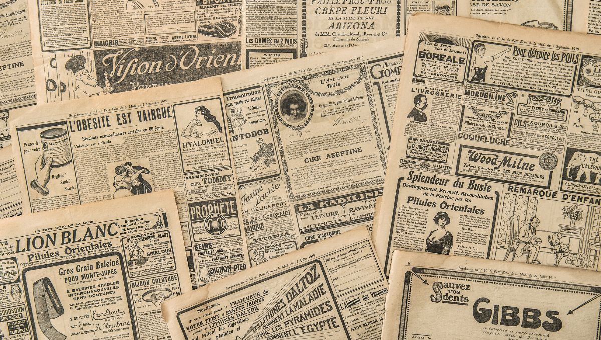 El papel diario sirve para limpiar la heladera. El papel diario sirve para limpiar la heladera. 