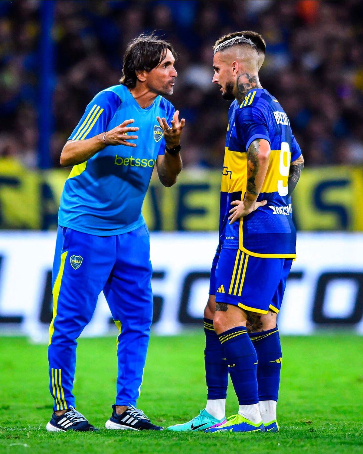 Diego Martínez y Diego Benedetto tuvieron un distanciamiento antes de la salida del delantero. Diego Martínez y Diego Benedetto tuvieron un distanciamiento antes de la salida del delantero.