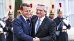 Vuelve el Presidente de la gira europea y de inmediato se reunirá con ministros