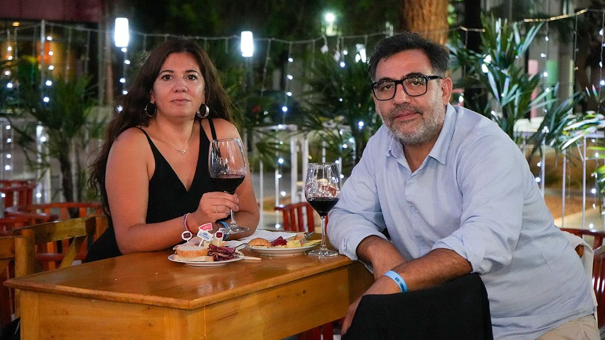 Mariela Ávila y Juan Bartolozzi. Foto: Martín Pravata/Diario Uno. Mariela Ávila y Juan Bartolozzi. Foto: Martín Pravata/Diario Uno.