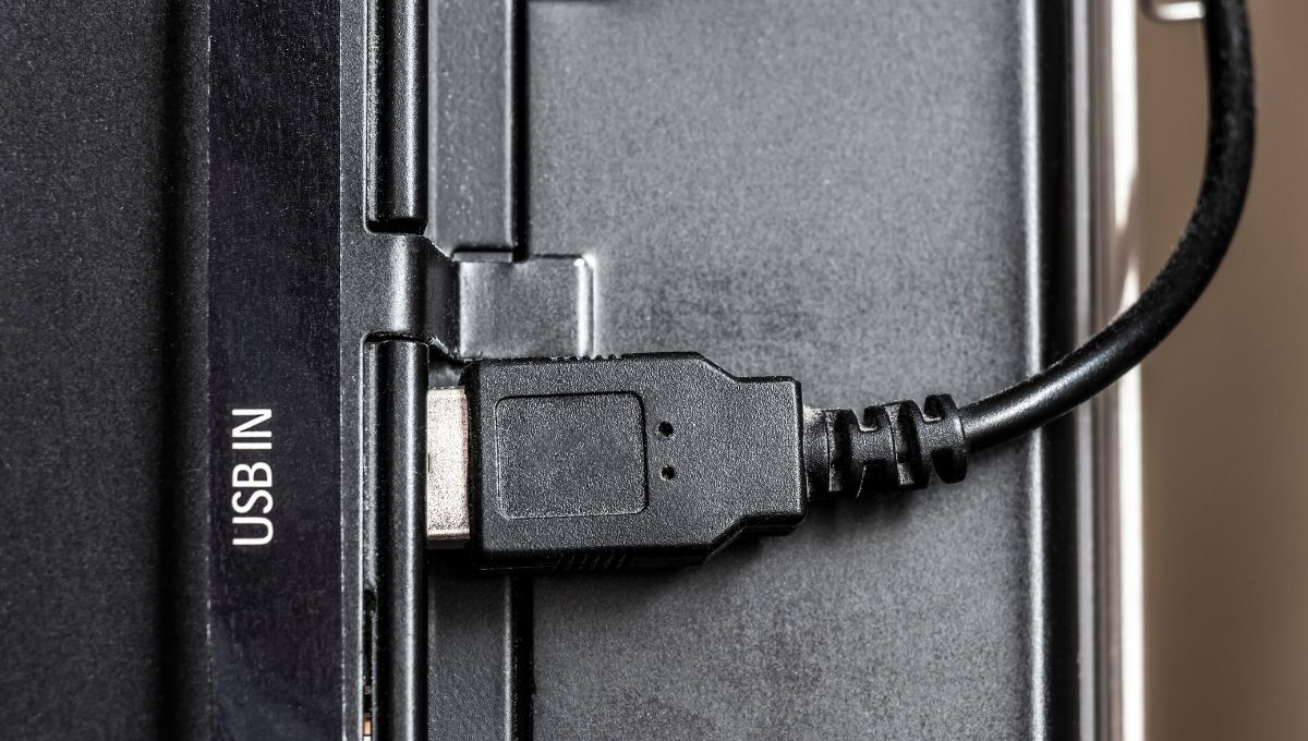Quien tiene libre un puerto USB en su televisor
